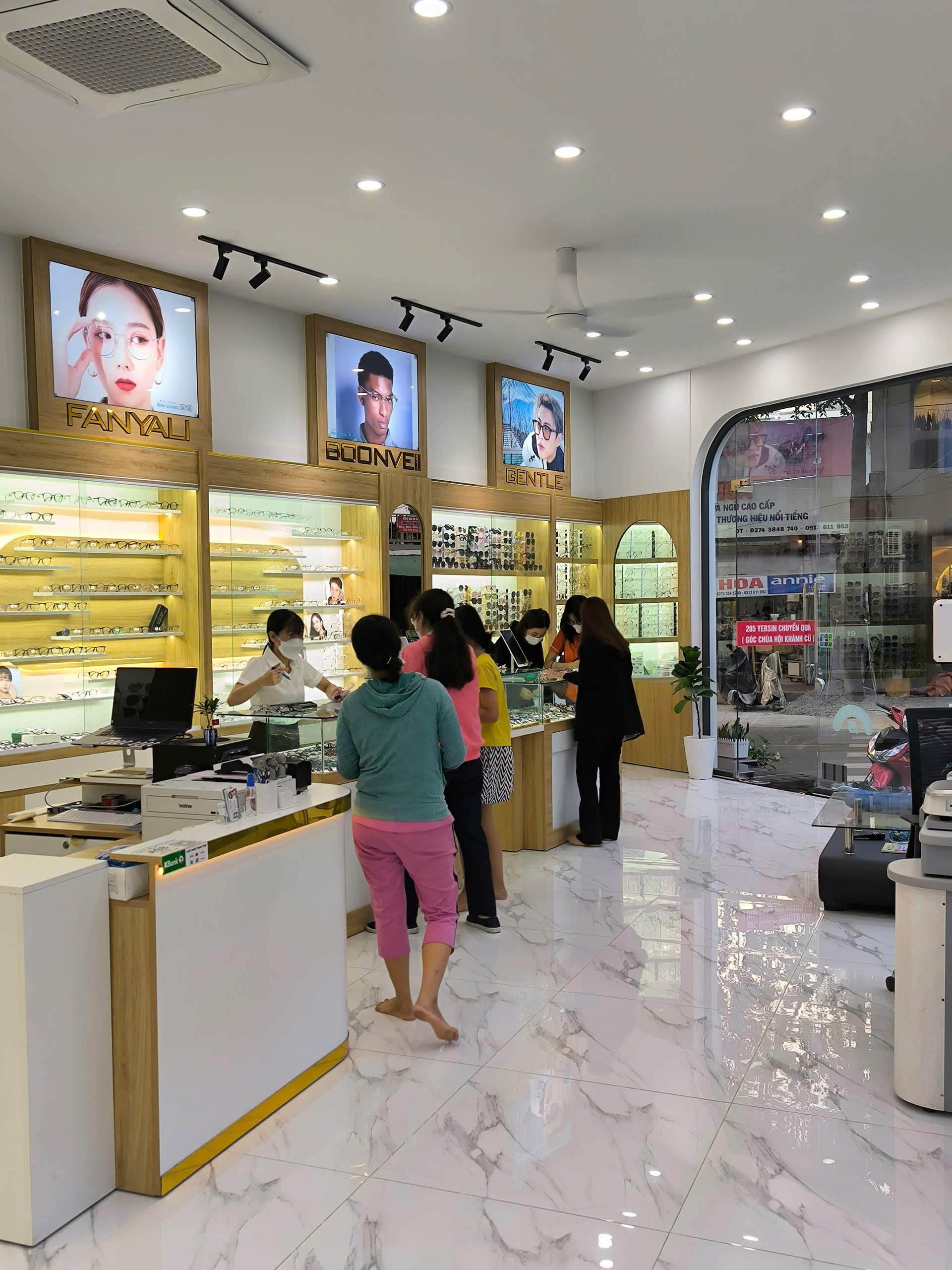 Top Kính Mắt Hot Trend Năm Nay của mắt kính bình dương