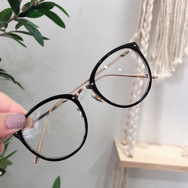 Đổi Mới Phong Cách Với Kính Mắt Sành Điệu của mắt kính bình dương