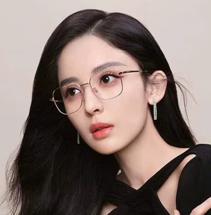 Gọng Kính Siêu Nhẹ – Bền Và Thời Trang của mắt kính bình dương