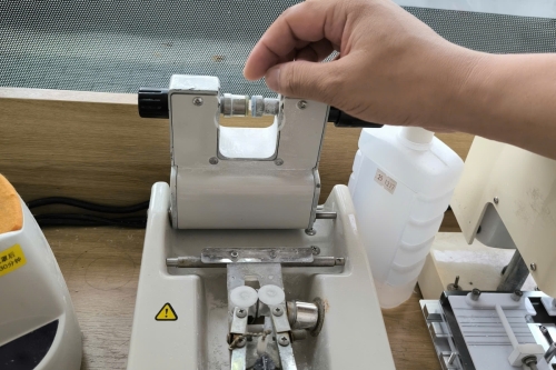 Dịch vụ lắp mắt kính cận, viễn, loạn & sửa kính chuyên sâu Bình Dương