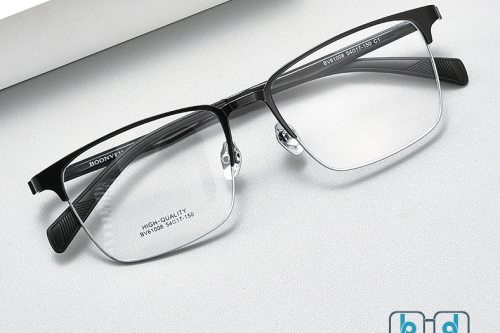 Mắt kính xã Phước Hòa - Tư vấn mua kính cho người trung niên