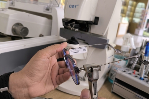 Top cửa hàng sửa mắt kính uy tín, chất lượng tại Bình Dương