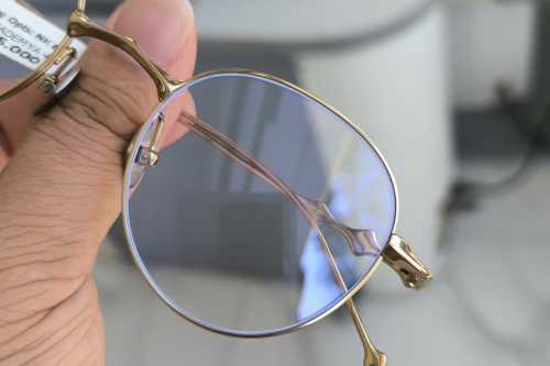 Tròng kính ngăn UV và hơi nước tại Phú Lợi