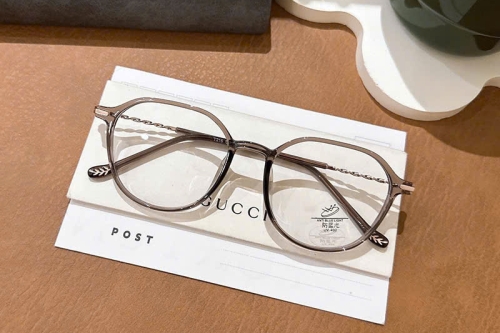 Tròng kính siêu mỏng cho người cận nặng tại Bến Cát