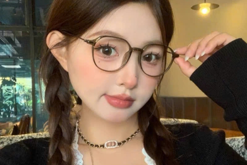 Tròng kính siêu mỏng cho người cận nặng tại Lái Thiêu