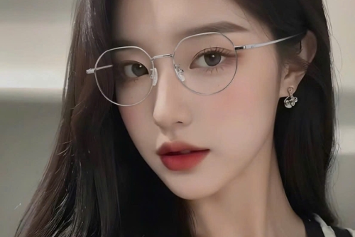 Tròng kính siêu mỏng cho người cận nặng tại Thủ Dầu Một