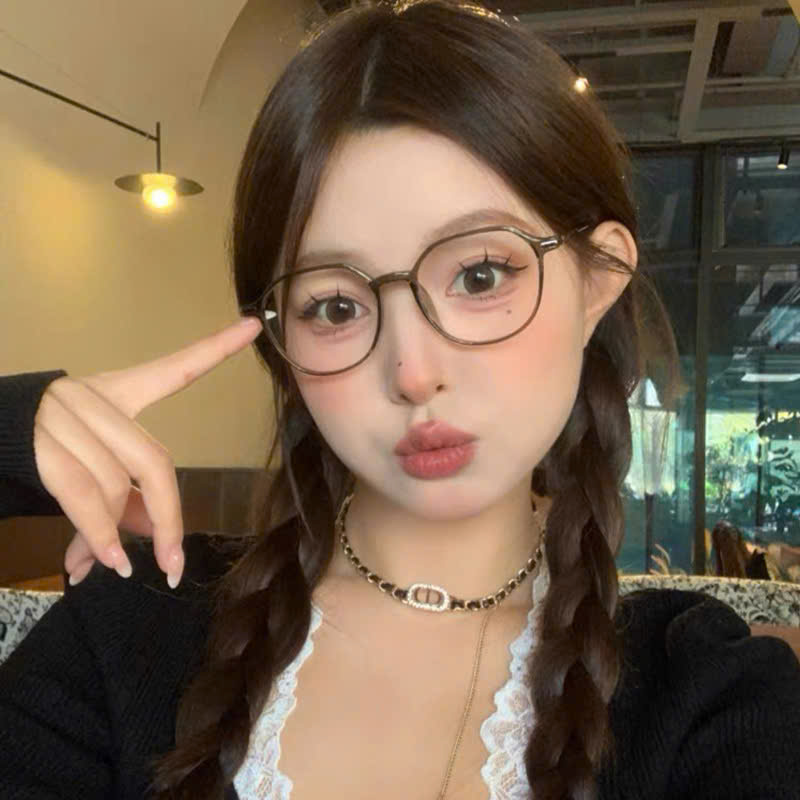 Tròng kính siêu mỏng cho người cận nặng tại Bến Cát