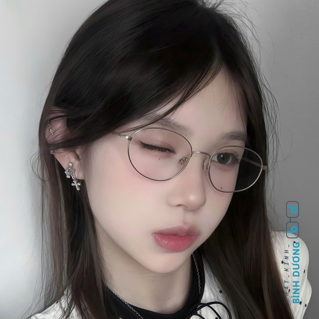 Tròng kính siêu mỏng cho người cận nặng tại Dĩ An