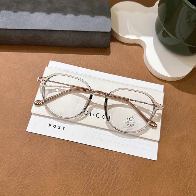 Tròng kính siêu mỏng cho người cận nặng tại Dĩ An