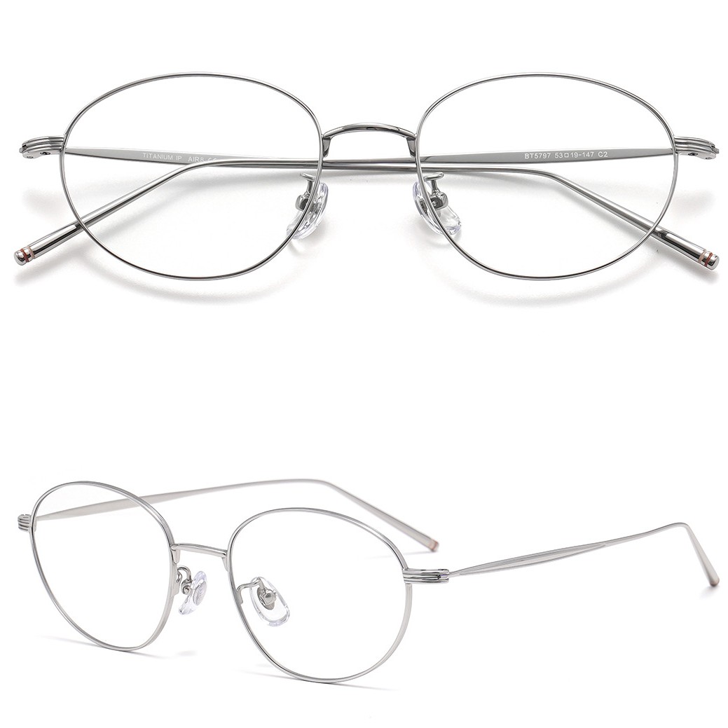 Tròng kính siêu mỏng cho người cận nặng tại Tân Uyên