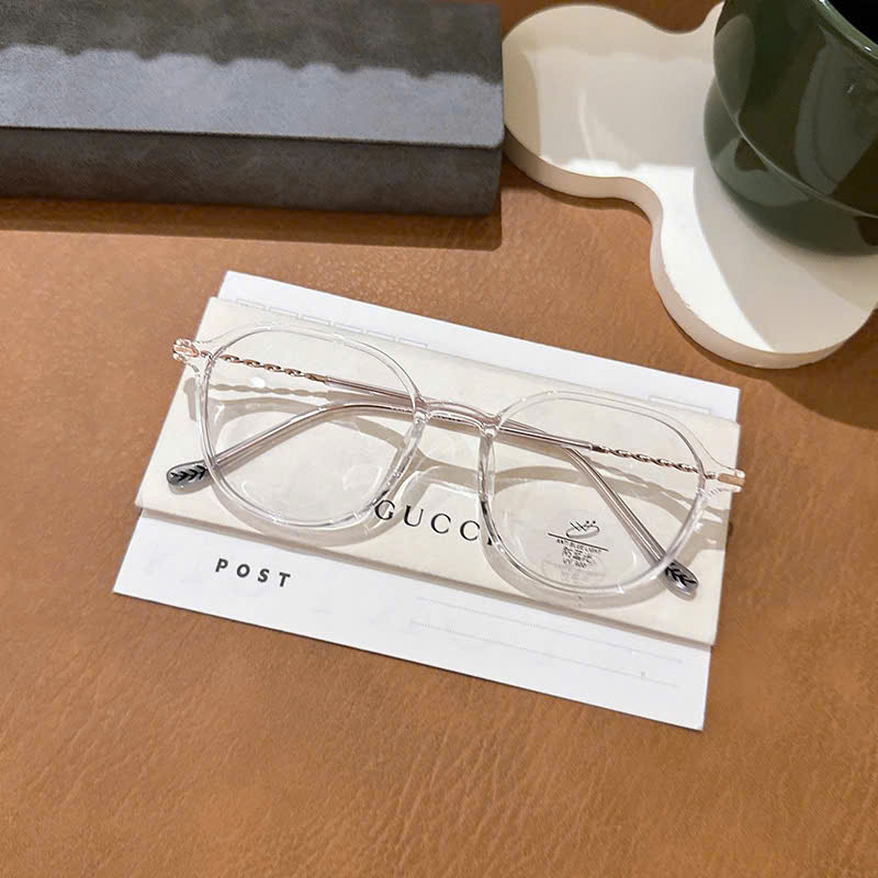 Tròng kính siêu mỏng cho người cận nặng tại Thuận An