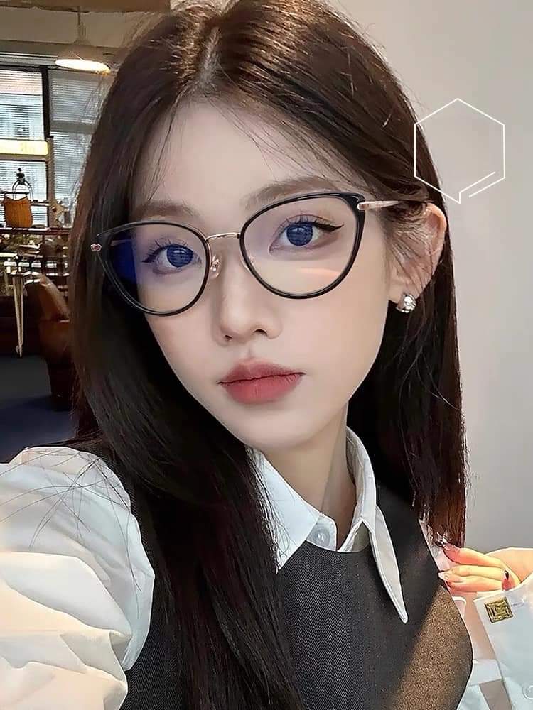 Gọng kính nữ giá rẻ dưới 300k tại Tây Nam