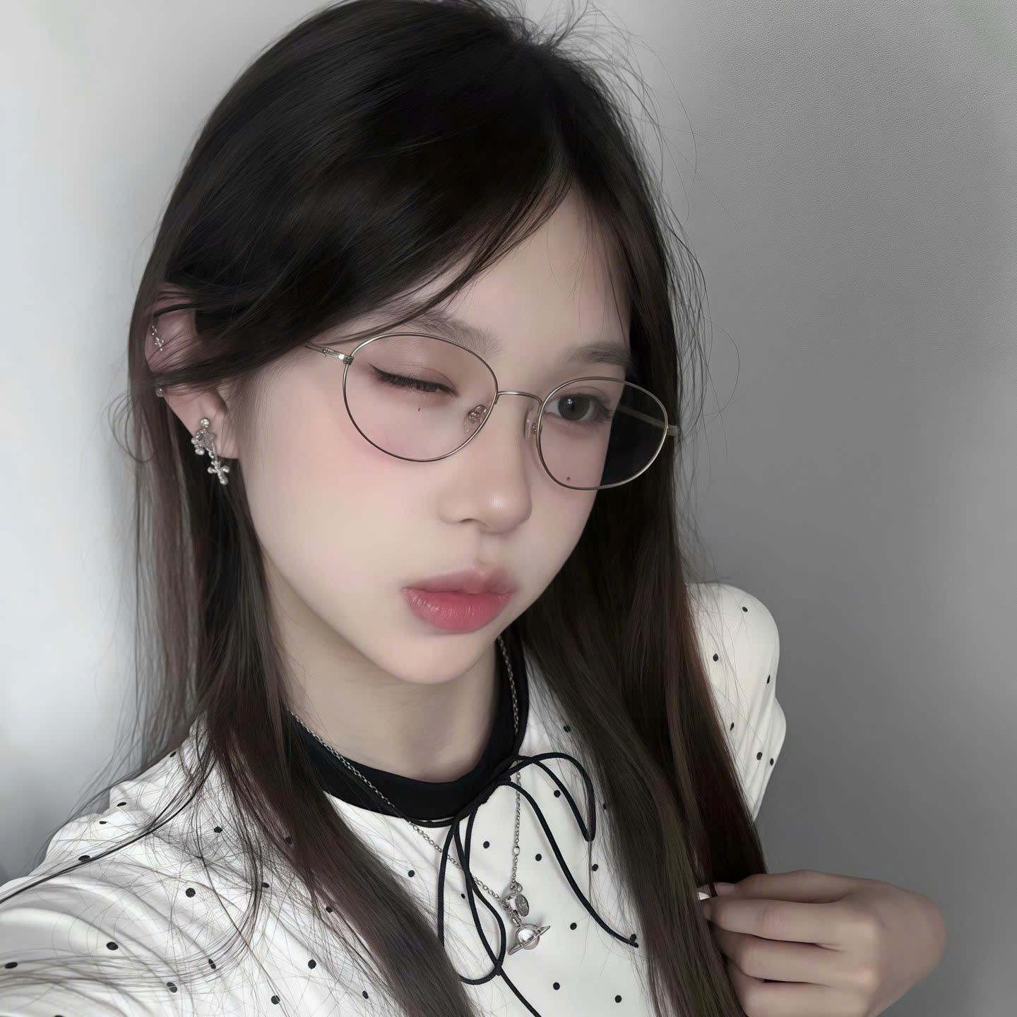 Có nên cắt kính cận online hay phải đo mắt trực tiếp của mắt kính bình dương