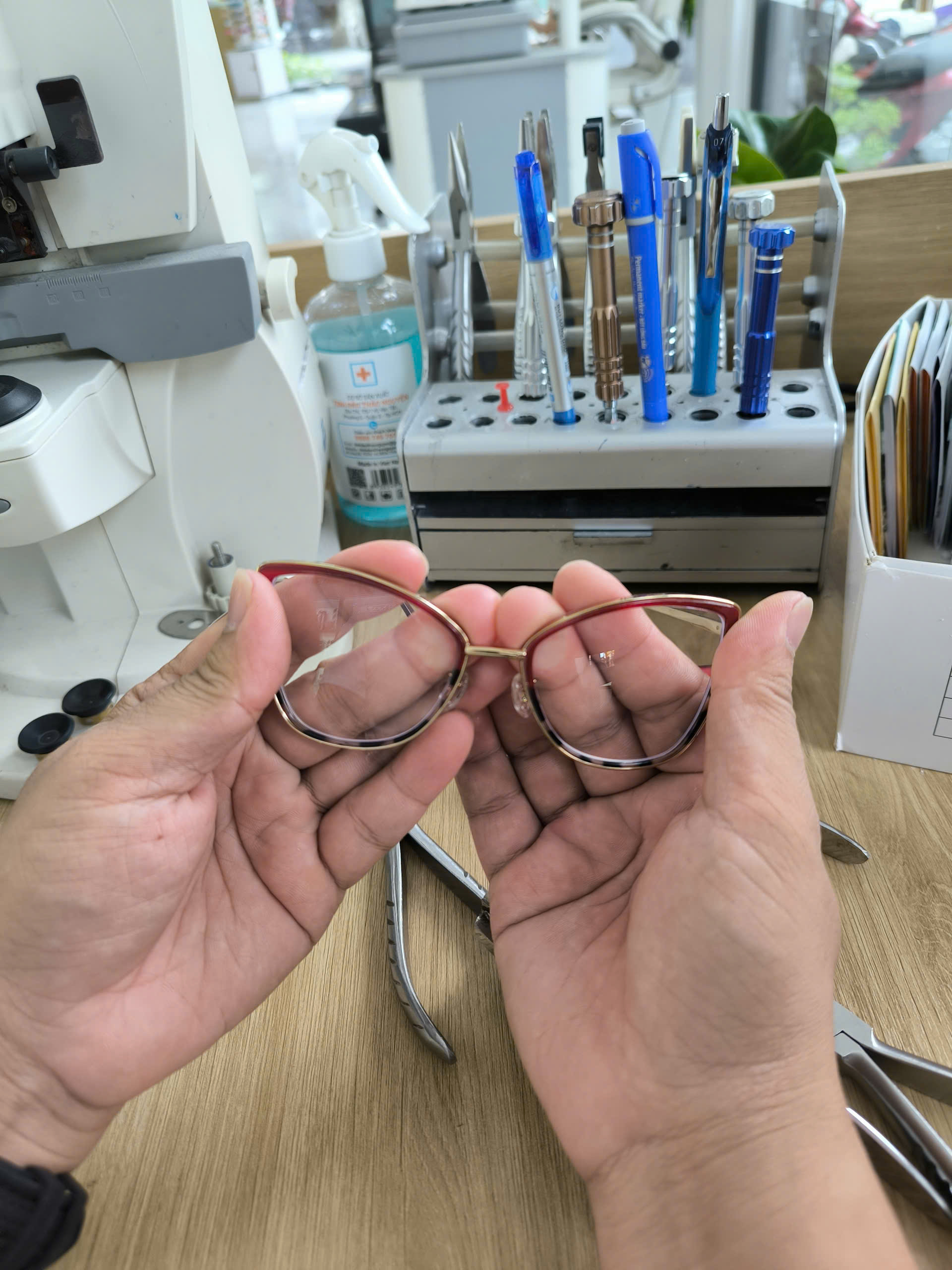 Địa chỉ lắp kính & sửa kính uy tín, giá rẻ ở Bình Dương