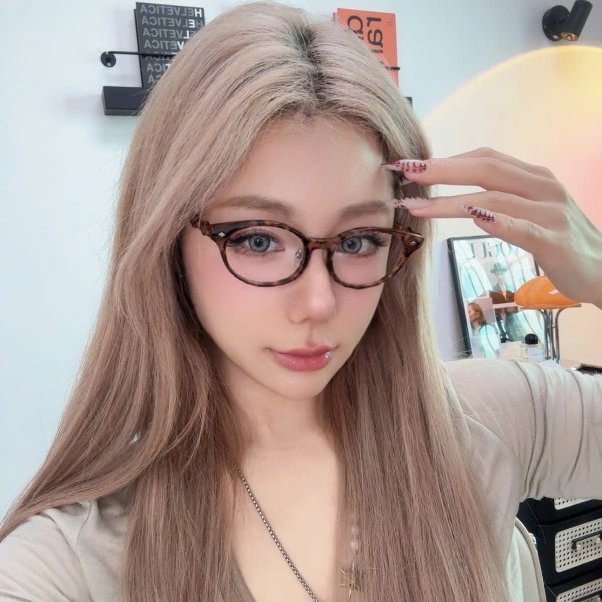 Mắt kính phường Bình Cơ - Top mẫu kính hot trend cho giới trẻ