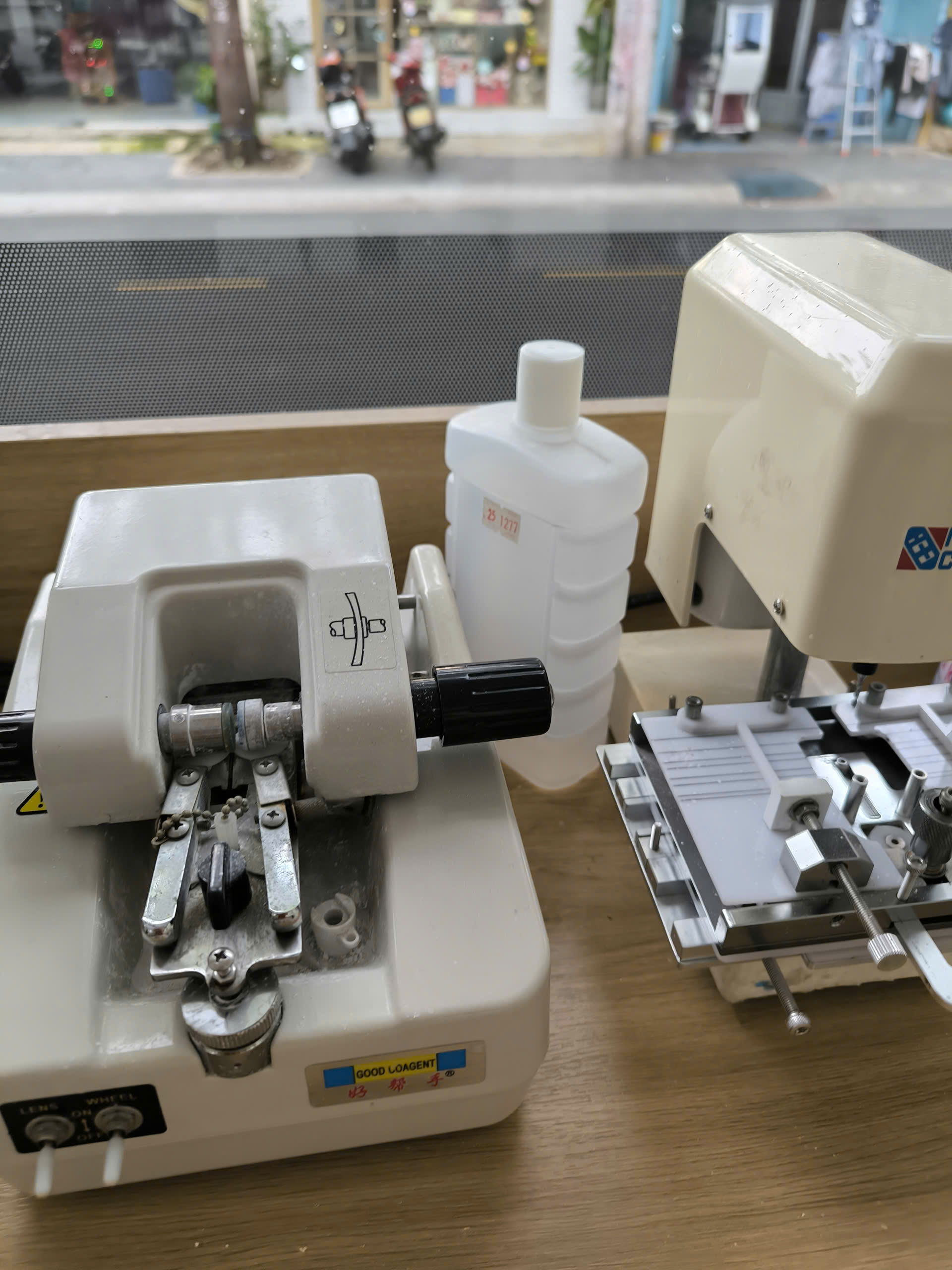 Sửa chữa mắt kính lấy liền – tiện lợi tại Bình Dương