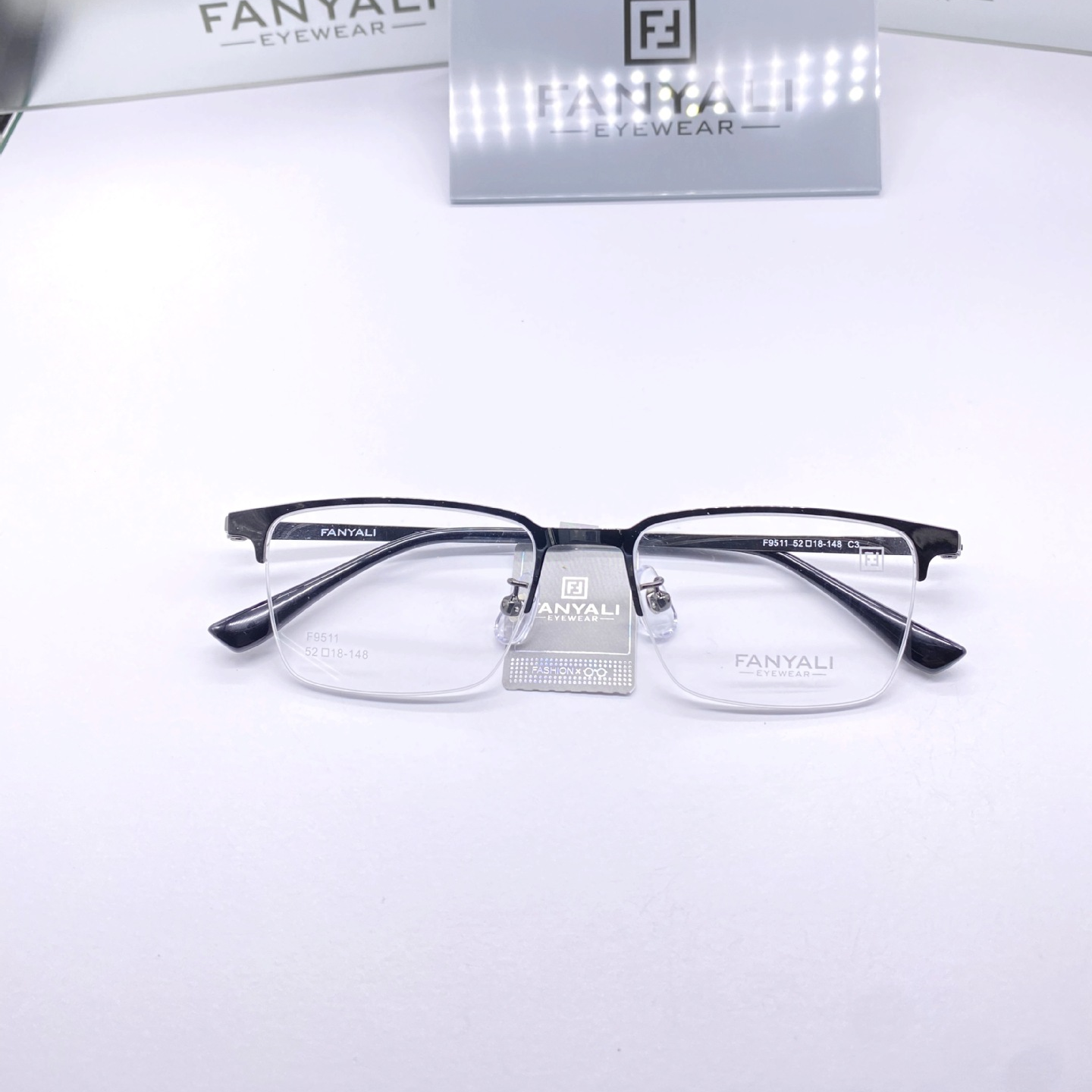 Gọng kính cận 9511 vuông nhỏ tối giản