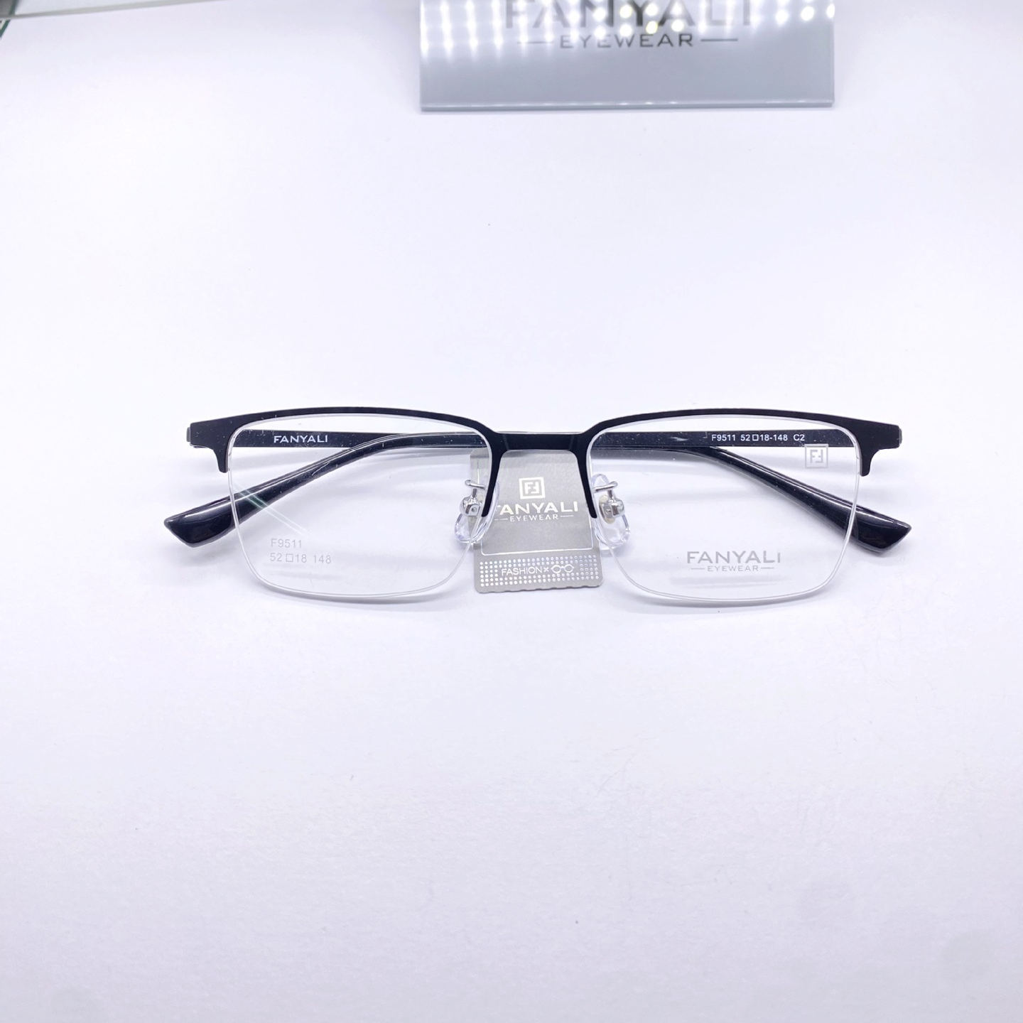 Gọng kính cận 9511 vuông nhỏ tối giản