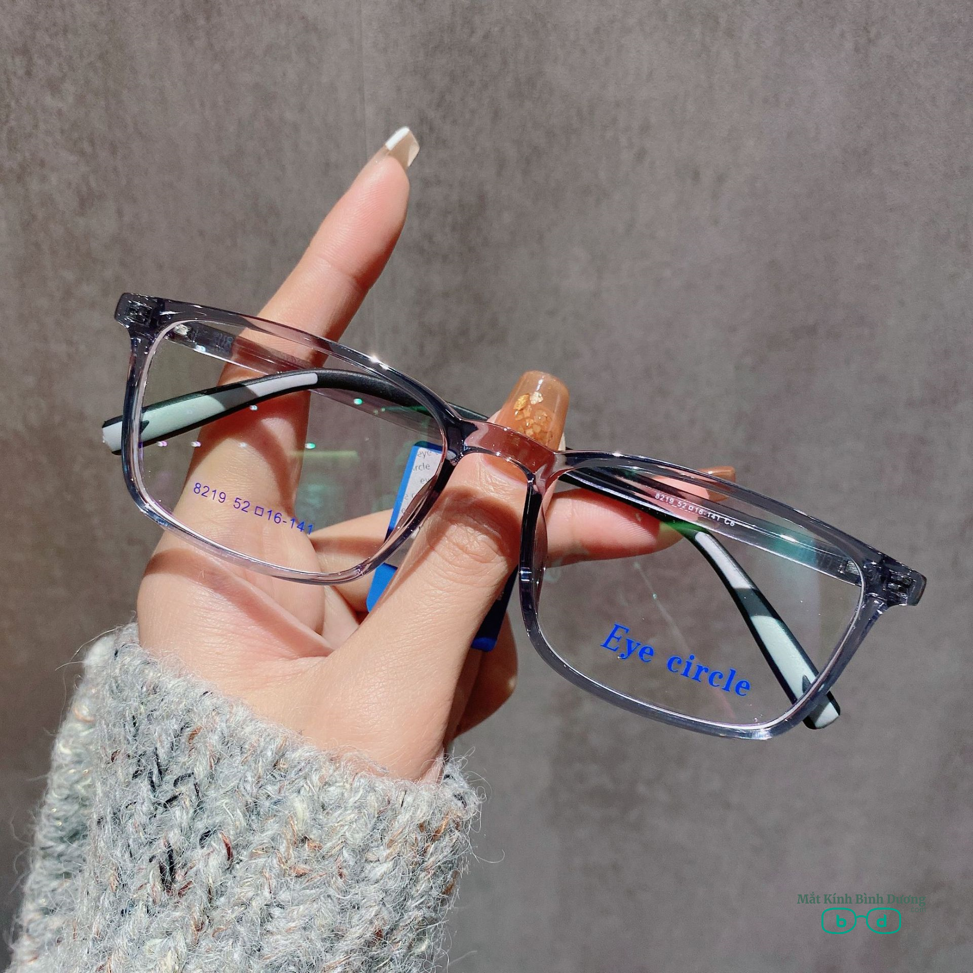 Gọng kính cận dẻo 8305 nhựa nhẹ thế hệ mới