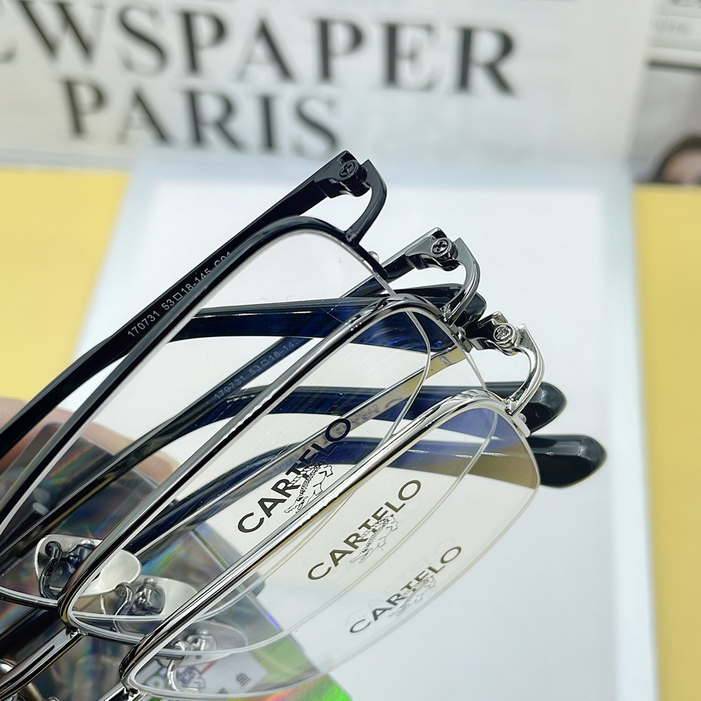 Gọng kính lão Cartelo chắc chắn bền và nhẹ