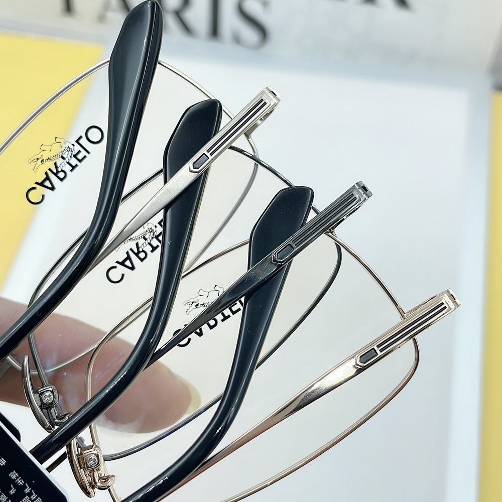 Gọng kính lão Cartelo chắc chắn bền và nhẹ