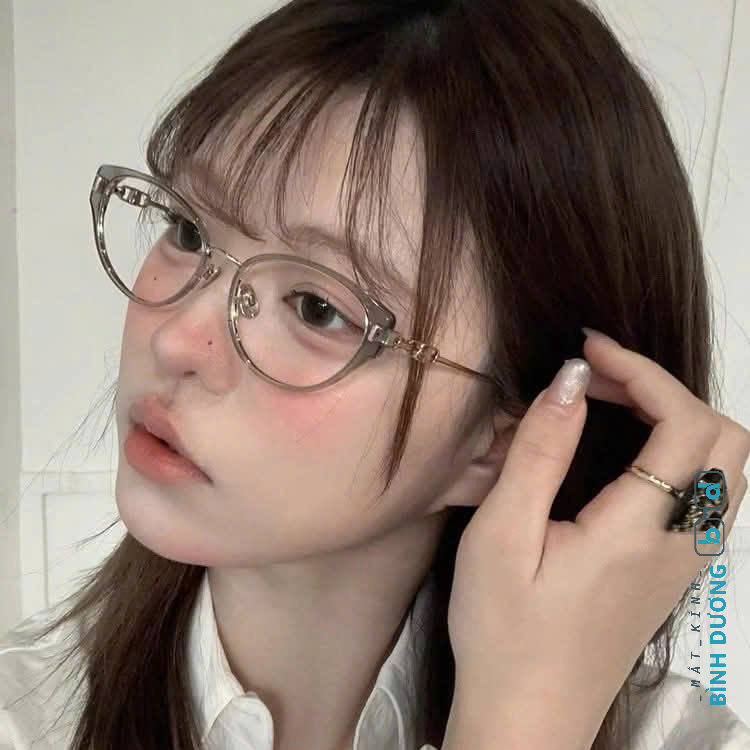 Gọng kính mắt mèo 12008 sang chảnh pha chút tinh nghịch