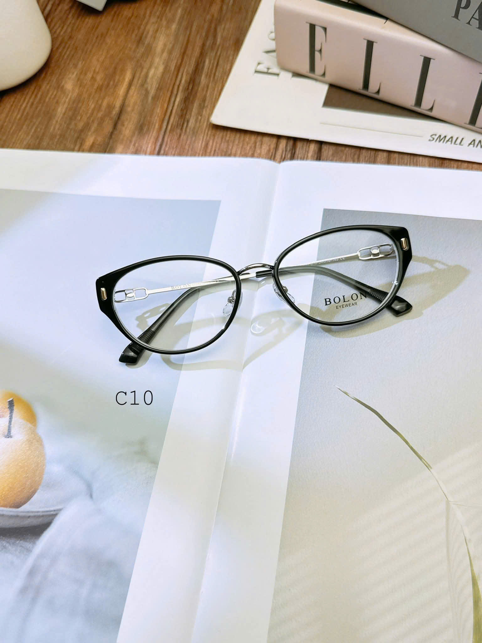 Gọng kính mắt mèo 12008 sang chảnh pha chút tinh nghịch