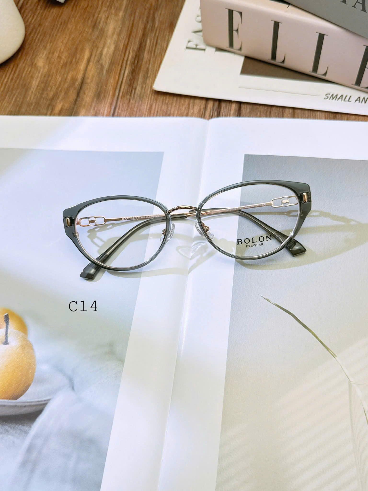 Gọng kính mắt mèo 12008 sang chảnh pha chút tinh nghịch