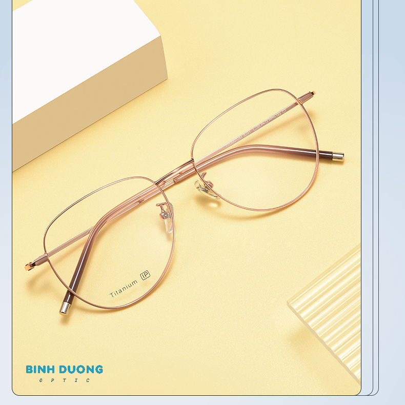 Gọng kính titan 8201 phom dáng lớn thời trang 