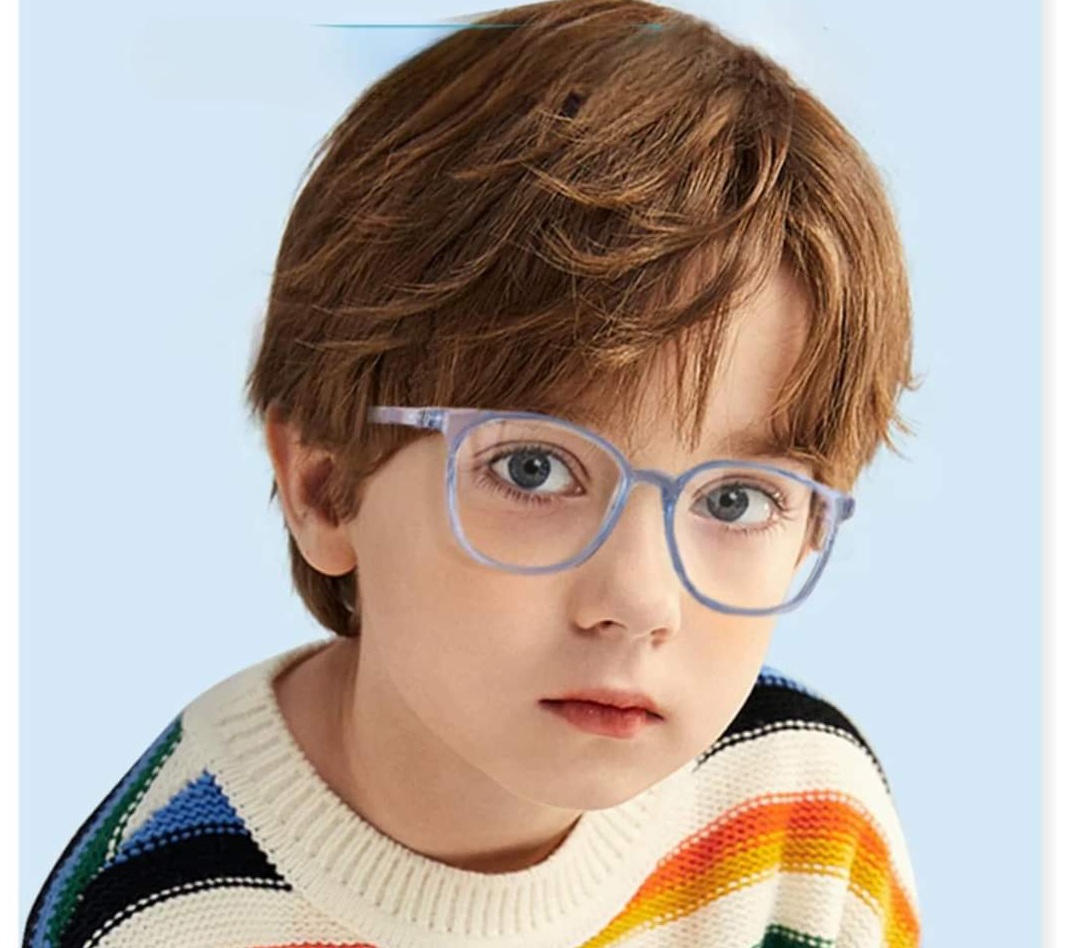 Kính Trẻ Em Z6118 Siêu Dẻo – Bản Lề Chống Gãy 360°