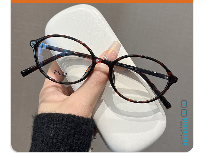 Gọng oval fortei F7115 xu hướng mạng xã hội