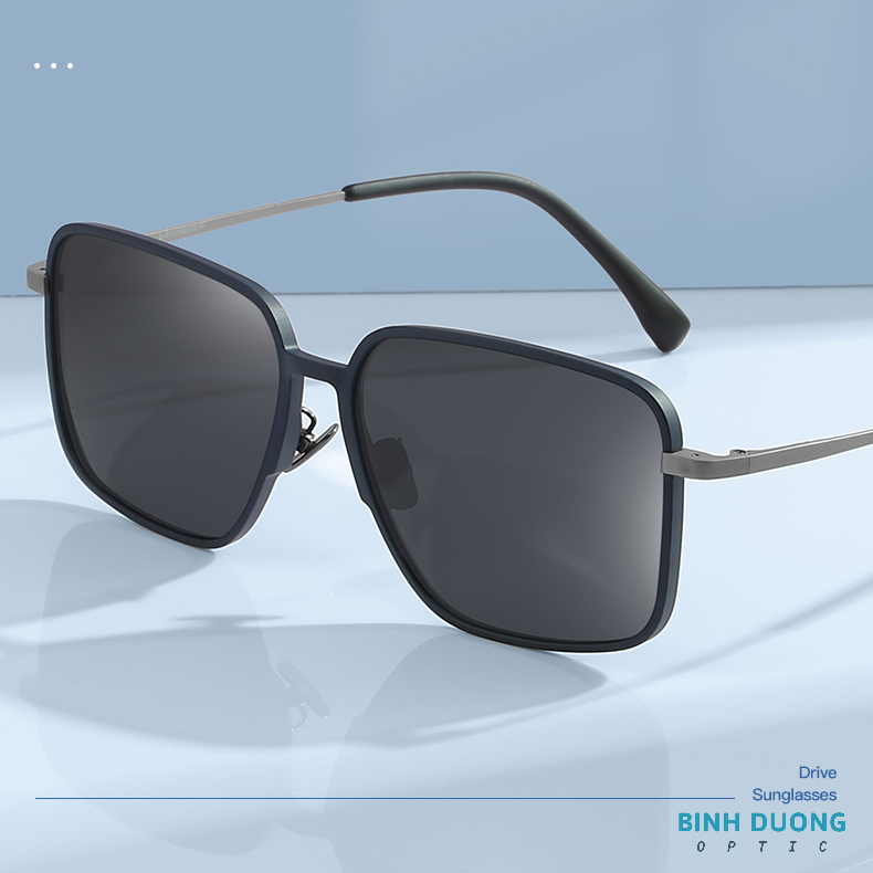 Kính mát MODEL TITANS 9705 HD