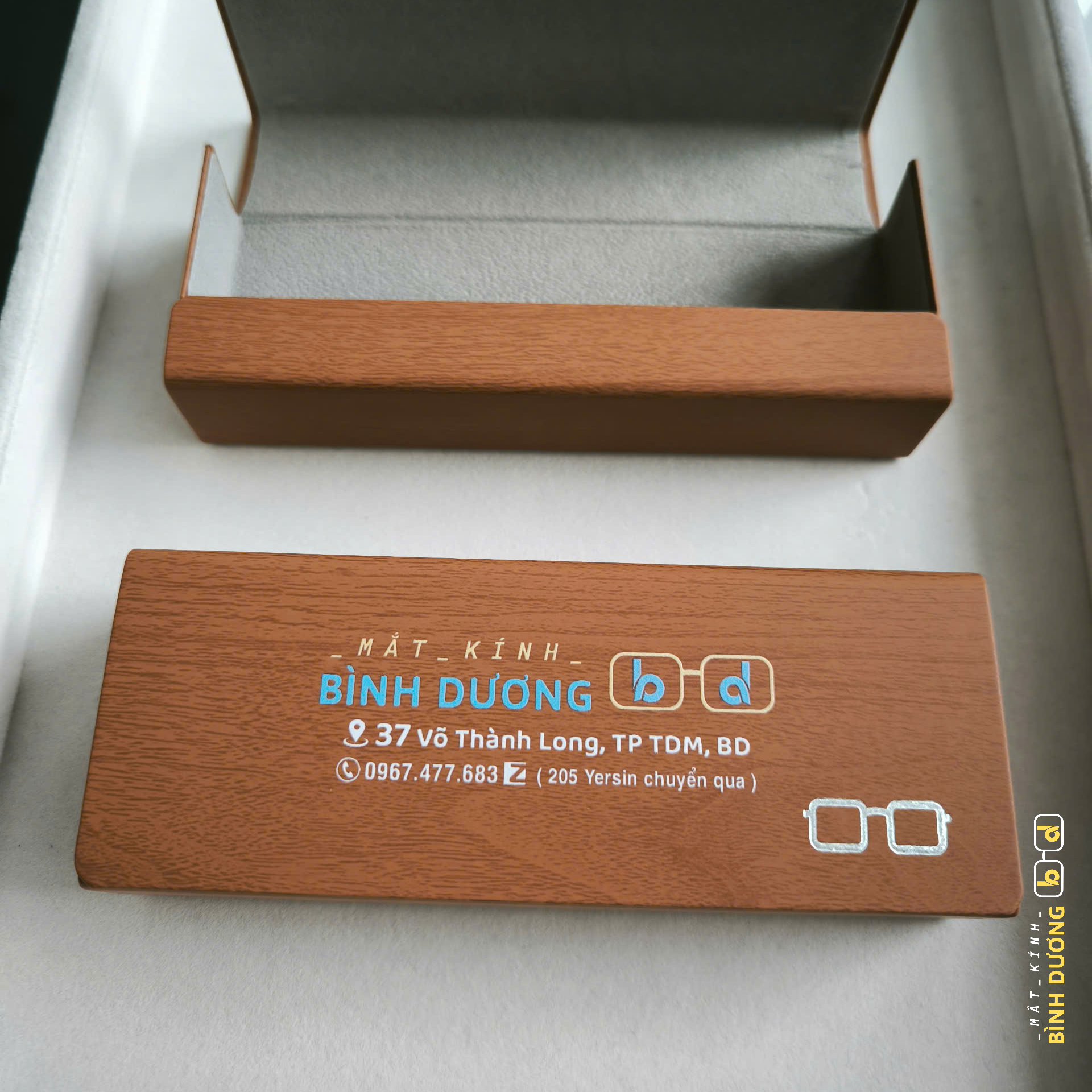 Hộp đựng mắt kính cận và kính mát h02