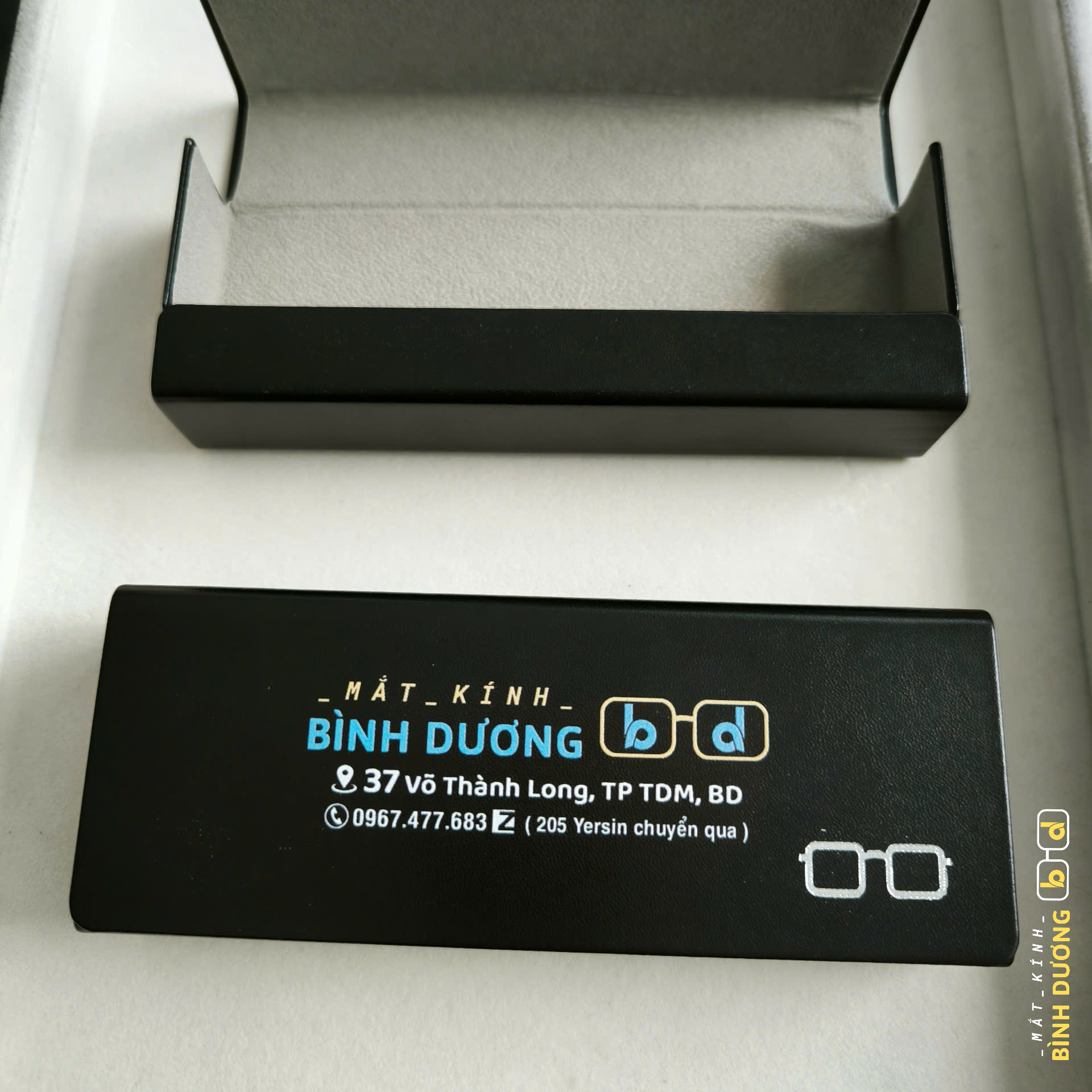 Hộp đựng mắt kính cận và kính mát h02