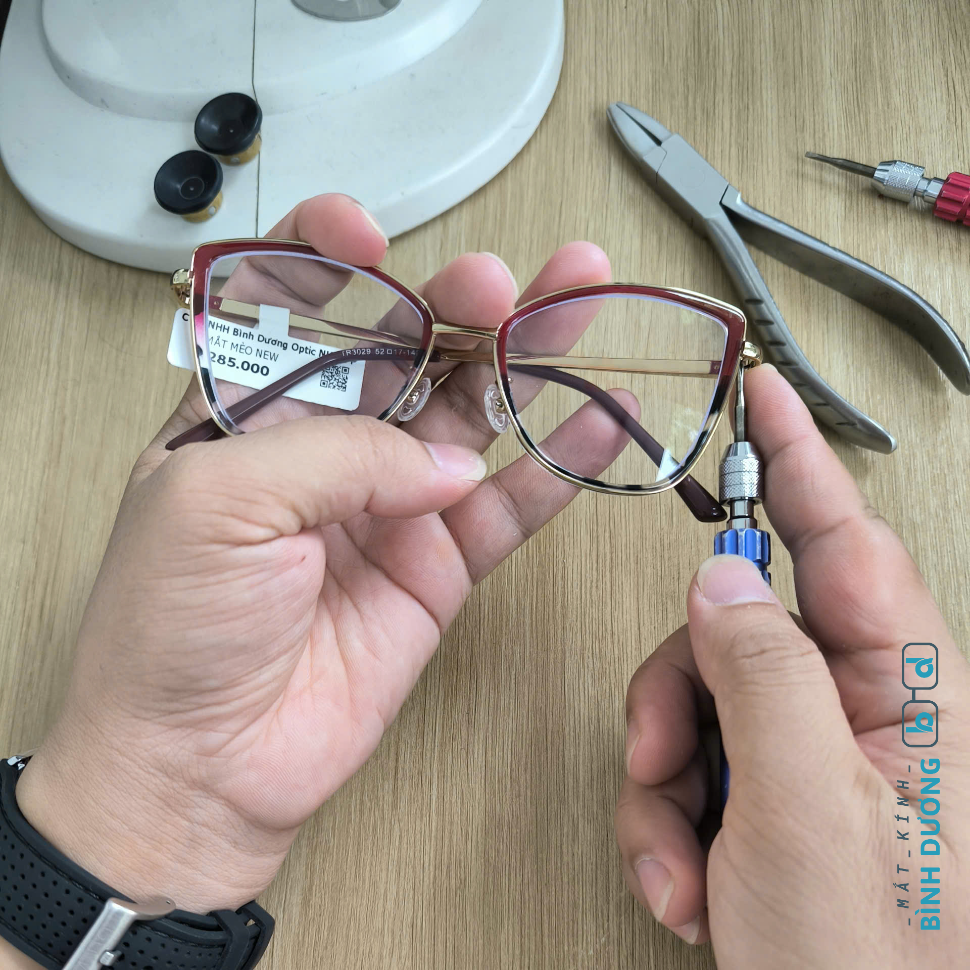 Combo Tô Vít Đa Năng Và Ốc Kính 4 in 1